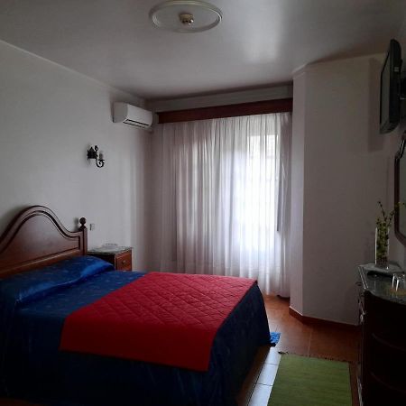 Residencial Das Trinas 2 กิมาไรส์ ภายนอก รูปภาพ
