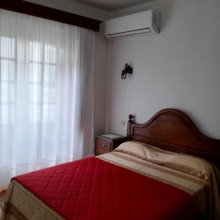 Residencial Das Trinas 2 กิมาไรส์ ภายนอก รูปภาพ