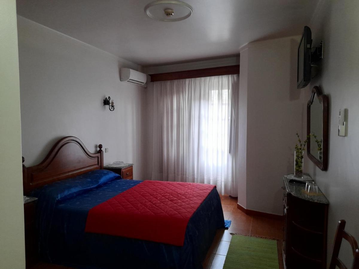Residencial Das Trinas 2 กิมาไรส์ ภายนอก รูปภาพ