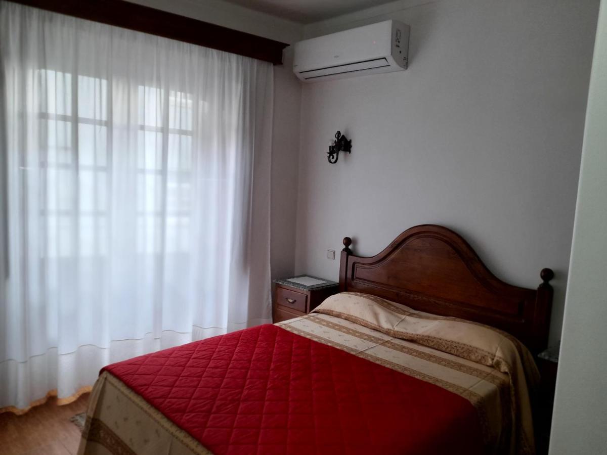 Residencial Das Trinas 2 กิมาไรส์ ภายนอก รูปภาพ